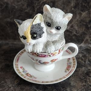 Hamilton Collection PurrFectly TeaLightful Curio Cats Figurine.